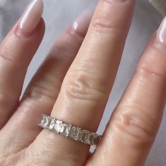 🥖Le Baguette 🥖 Diamonde Wrapped Band Bling Ring - Stunning Stackable Style - Picture 6 of 9